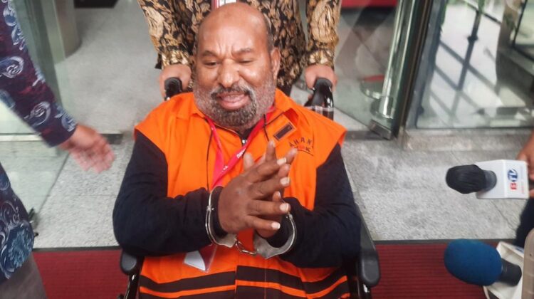 Sidang Perdana Gubernur Nonaktif Papua Lukas Enembe Ditunda karena Alasan Misterius