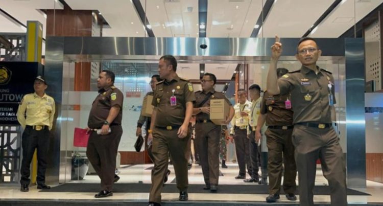 Kejagung Geledah 3 Ruangan di Ditjen Migas ESDM, 15 HP-5 Dus Dokumen Disita