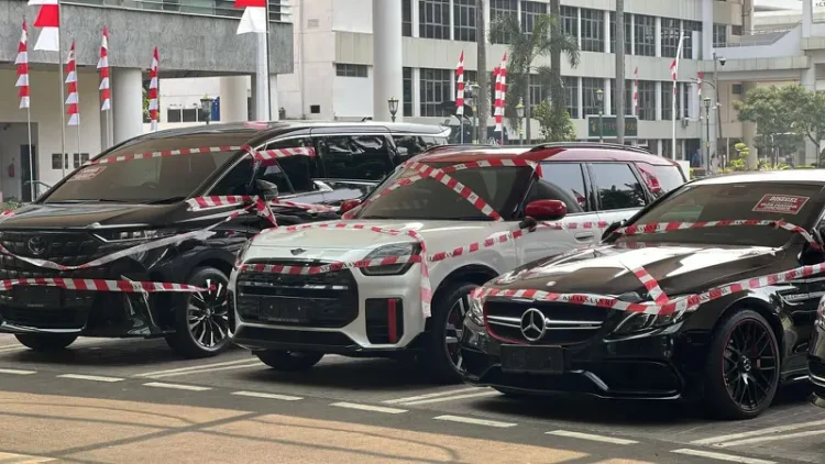 Ini Deretan Mobil hingga Rumah Mewah Riza Chalid yang Disita Kejagung