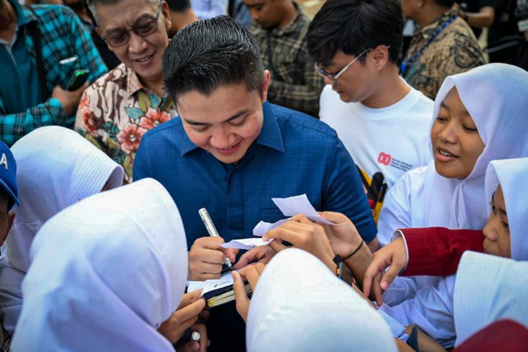 Seskab Teddy: Program Sekolah Rakyat dan BLT Bukti Komitmen Pemerintah Hadir untuk Rakyat