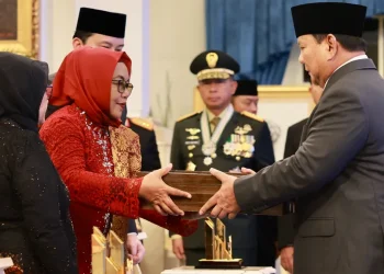 Prabowo Anugerahkan Gelar Pahlawan Nasional kepada 10 Tokoh, Soeharto dan Gus Dur Resmi Diangkat