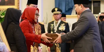 Prabowo Anugerahkan Gelar Pahlawan Nasional kepada 10 Tokoh, Soeharto dan Gus Dur Resmi Diangkat