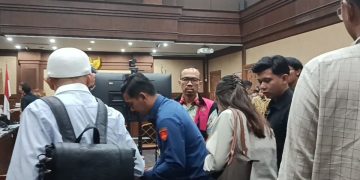 Hakim Tolak Eksepsi Kasus Korupsi Tata Kelola Minyak Mentah