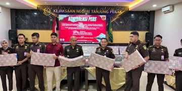 FANTASTIS! KEJARI TANJUNG PERAK SITA UANG TUNAI RP70 MILIAR DARI KASUS KORUPSI PENGERUKAN KOLAM PELABUHAN