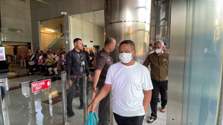 Sorotan MAKI terhadap Korupsi Gubernur Riau: Biaya Politik Mahal sebagai Pemicu Kejahatan Jabatan