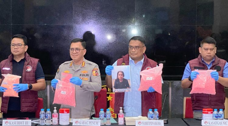 Kurir Narkoba Ajak Istri Saat Ambil 207 Ribu Butir Ekstasi Sebelum Kecelakaan di Tol Lampung