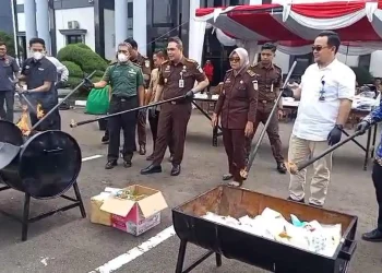 Kejari Pandeglang Musnahkan Barang Bukti dari 54 Perkara, Mulai Narkoba hingga Uang Palsu