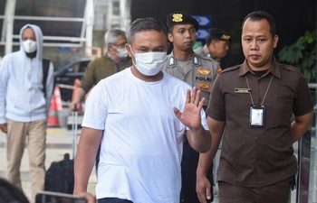 Gubernur Riau Abdul Wahid Diperiksa Intensif KPK Pasca OTT Dugaan Suap Proyek PUPR