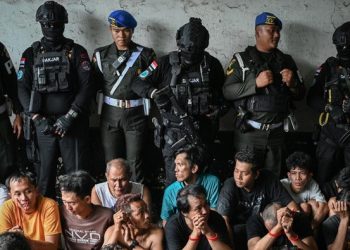 Aparat Gabungan Gerebek “Kampung Narkoba” Berlan di Matraman, Jaktim