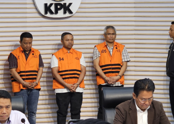 KPK DUGA GUBERNUR RIAU TERIMA RP2,25 MILIAR DARI TOTAL KESEPAKATAN AWAL RP7 MILIAR HASIL PEMERASAN ANAK BUAH