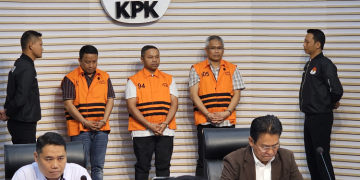 KPK DUGA GUBERNUR RIAU TERIMA RP2,25 MILIAR DARI TOTAL KESEPAKATAN AWAL RP7 MILIAR HASIL PEMERASAN ANAK BUAH