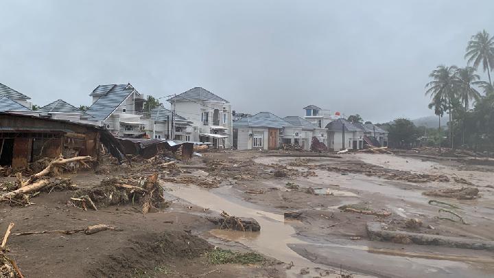 Analisis Dosen UNAIR: Banjir dan Longsor Sumatera Akibat Cuaca Ekstrem dan Kerusakan Lingkungan